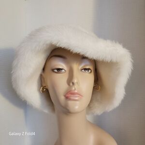 Elegant White Faux Fur Hat